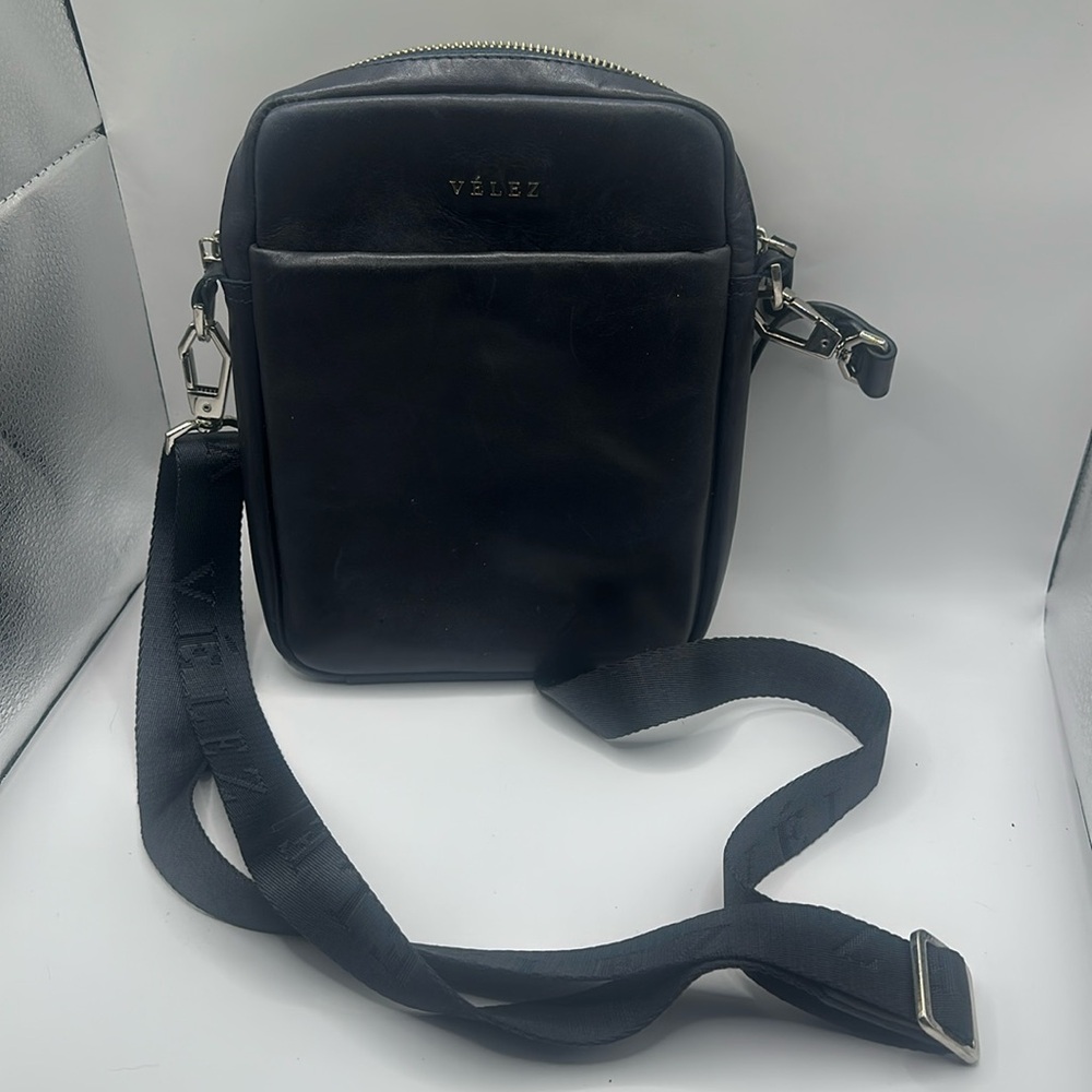 VELEZ - Picture 2 of 5